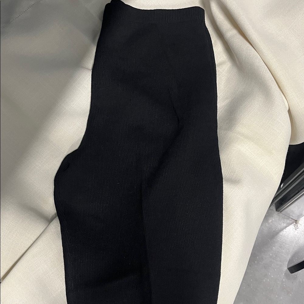 Vintage St. John basic  elastic waste size 12 Black Pants excellent condition - Picture 10 of 12